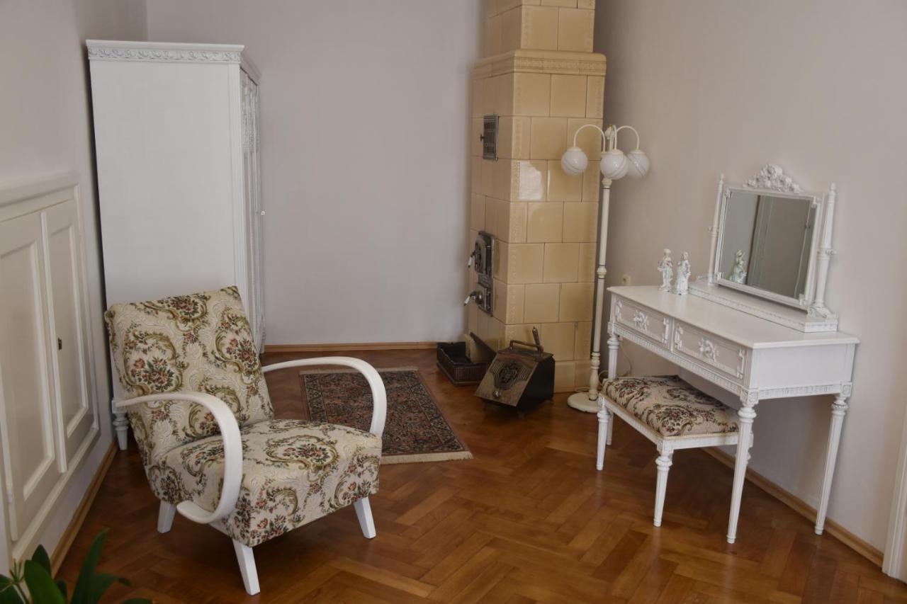 Lovecky Apartman Na Namesti Ve Frenstate Pod Radhostem Frenstat pod Radhostem Exterior photo